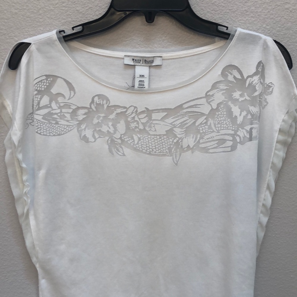 White House Black Market- White top XXS blouse